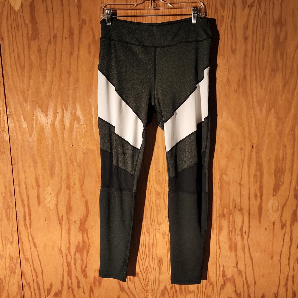 TRENDZ Gray, Black And White Leggings With Sheer Fabric at Front of Knee Sz Larg